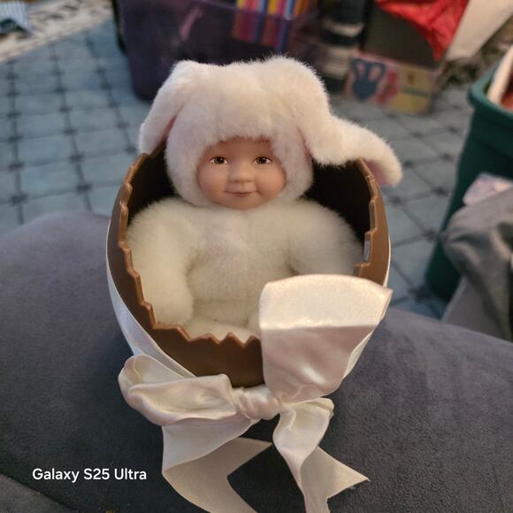 Anne Geddes Baby Bunny in Easter Egg 1994 - Picture 1 of 7